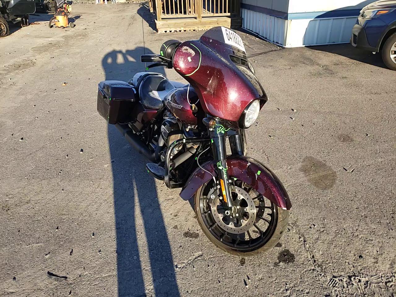 2018 HARLEY-DAVIDSON FLHXS STRE 1HD1KRC15JB611878