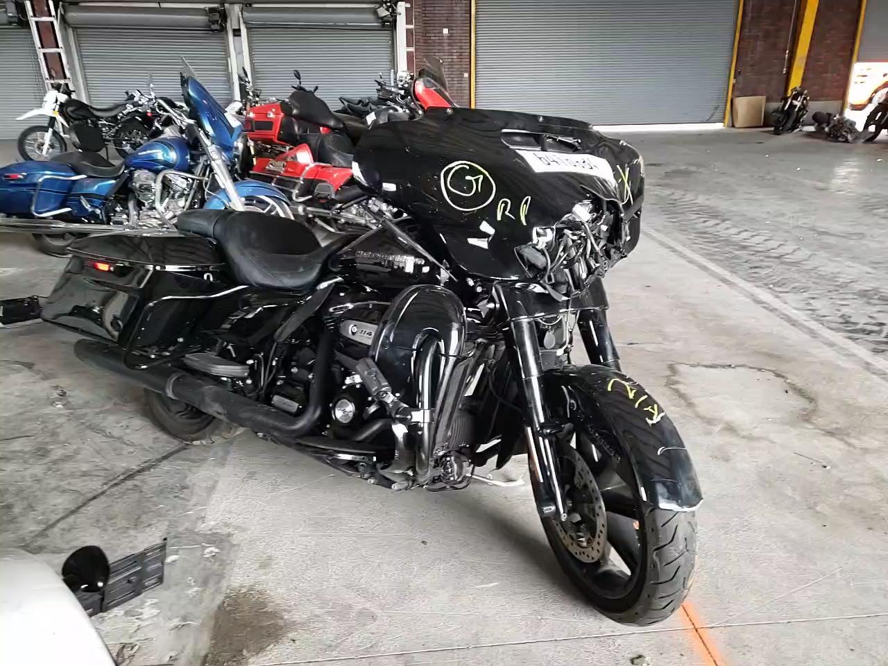 2020 HARLEY-DAVIDSON FLHTK 1HD1KEF17LB674648