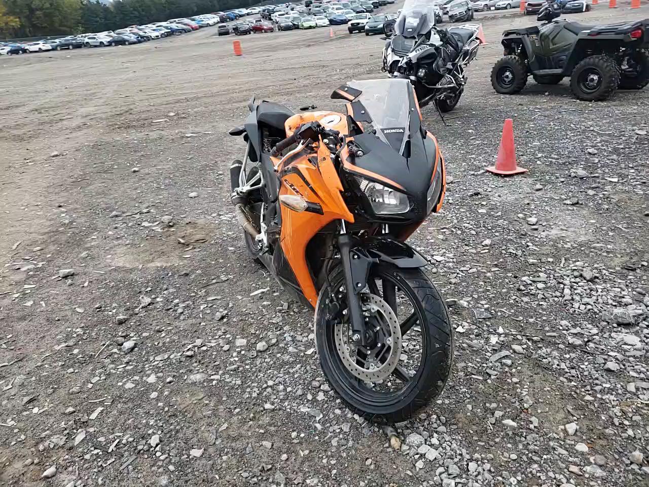 2016 HONDA CBR300 R MLHNC5100G5201142
