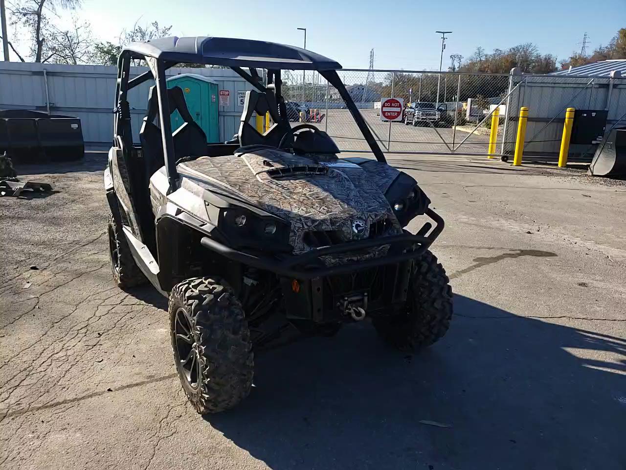 2015 CAN-AM COMMANDER 3JBKKAP29FJ003649