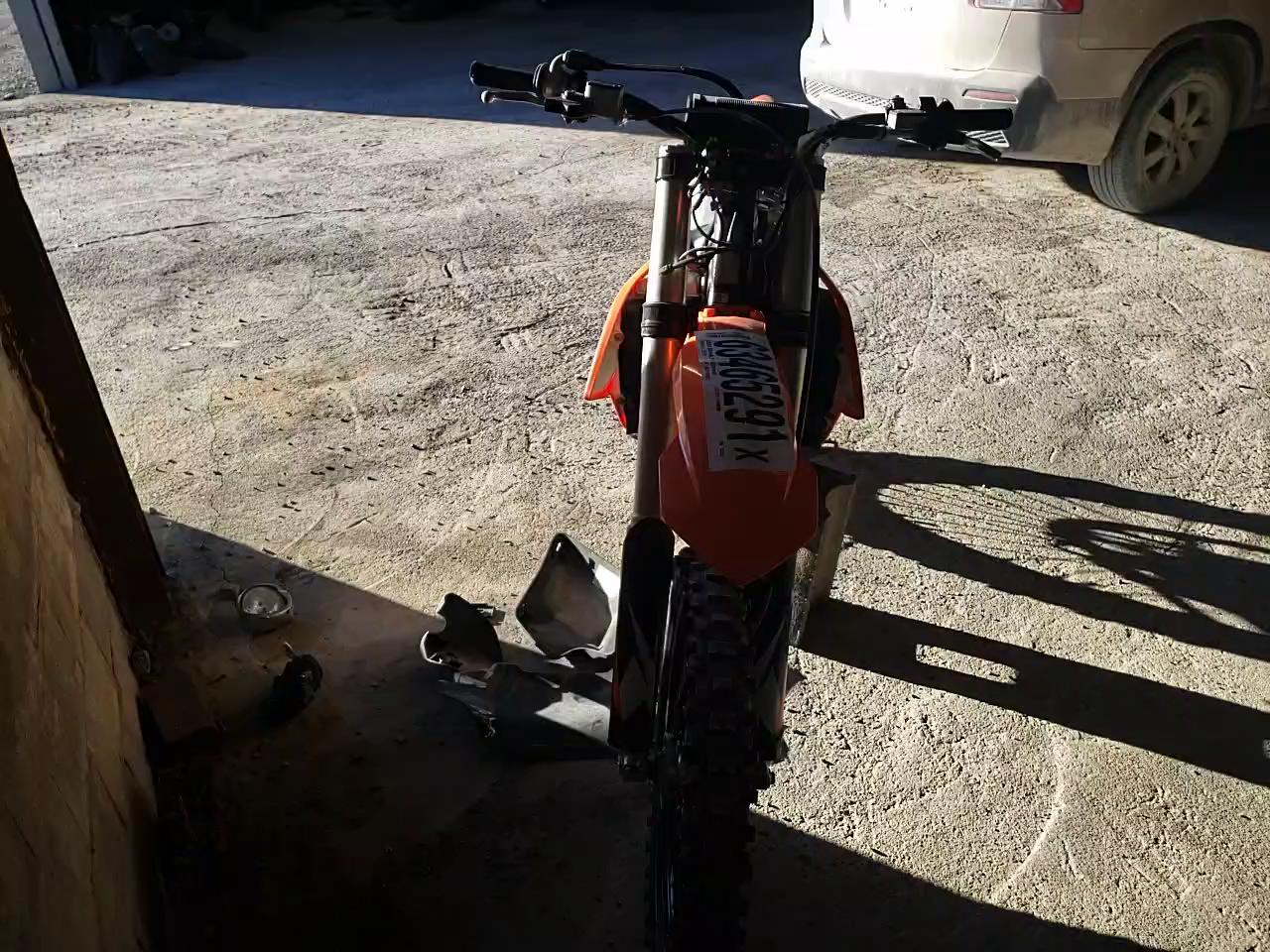 2021 KTM 250 SX-F VBKSXK438MM152352