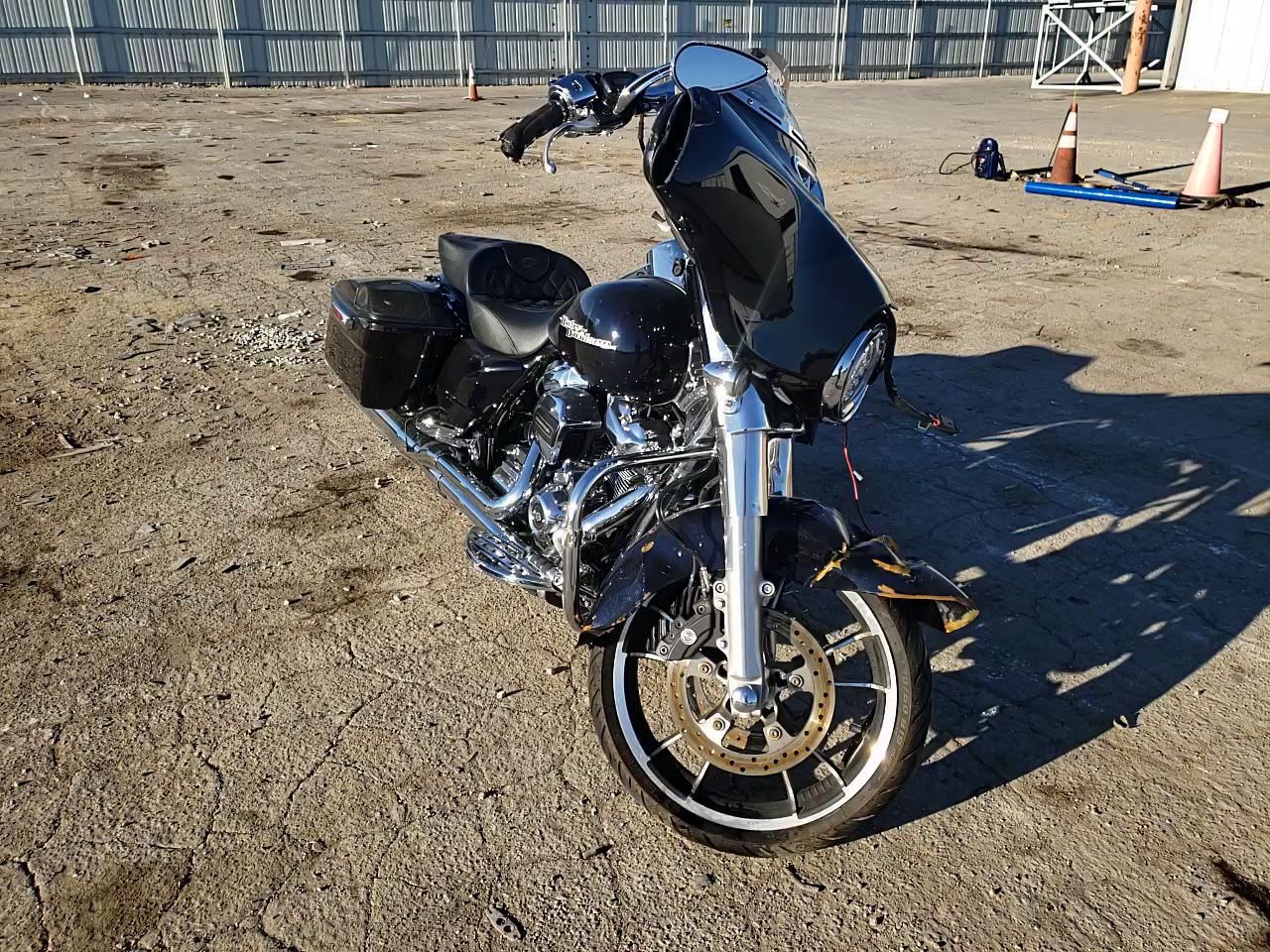 2020 HARLEY-DAVIDSON FLHX 1HD1KBC10LB609059