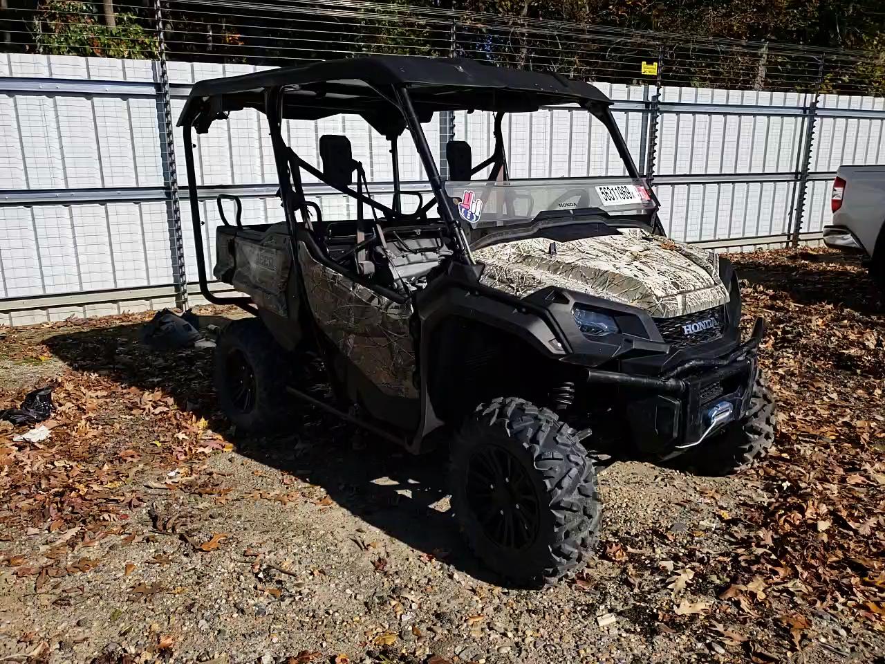2018 HONDA SXS1000 M5 1HFVE0468J4200517