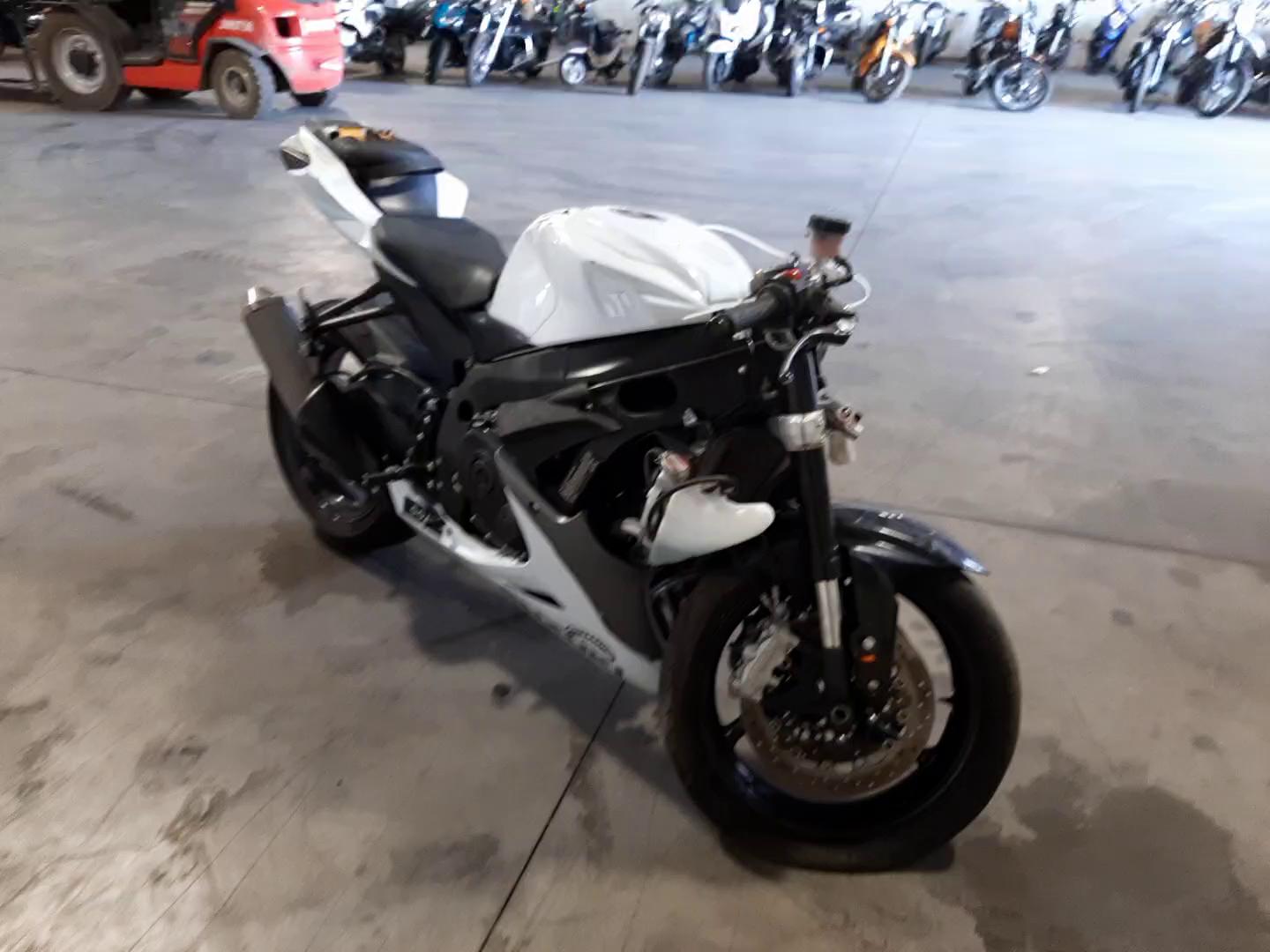 2015 SUZUKI GSXR600 JS1GN7FA5F2101616