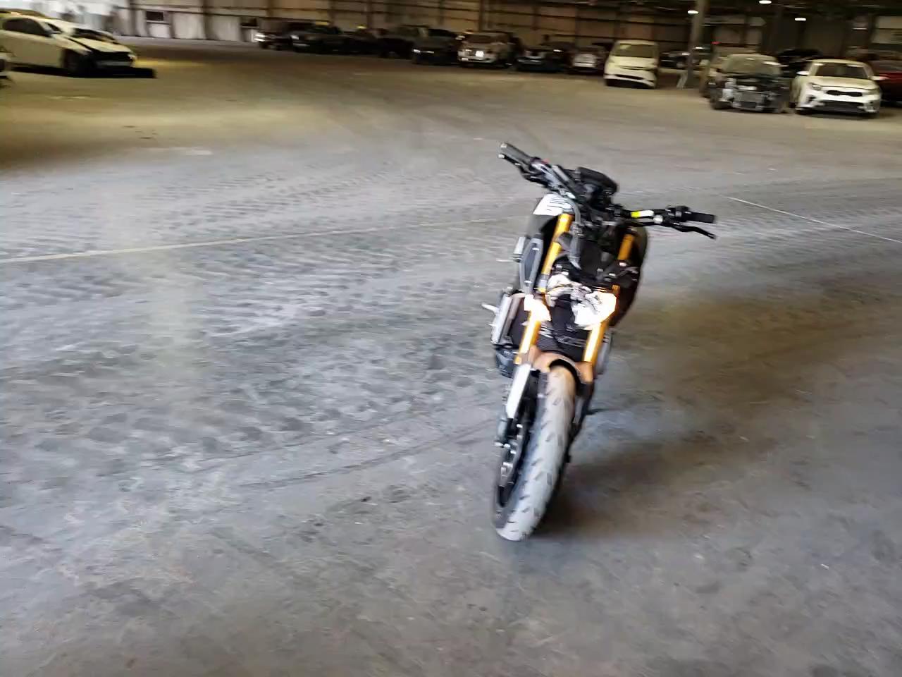 2015 YAMAHA FZ09 JYARN33E0FA006297