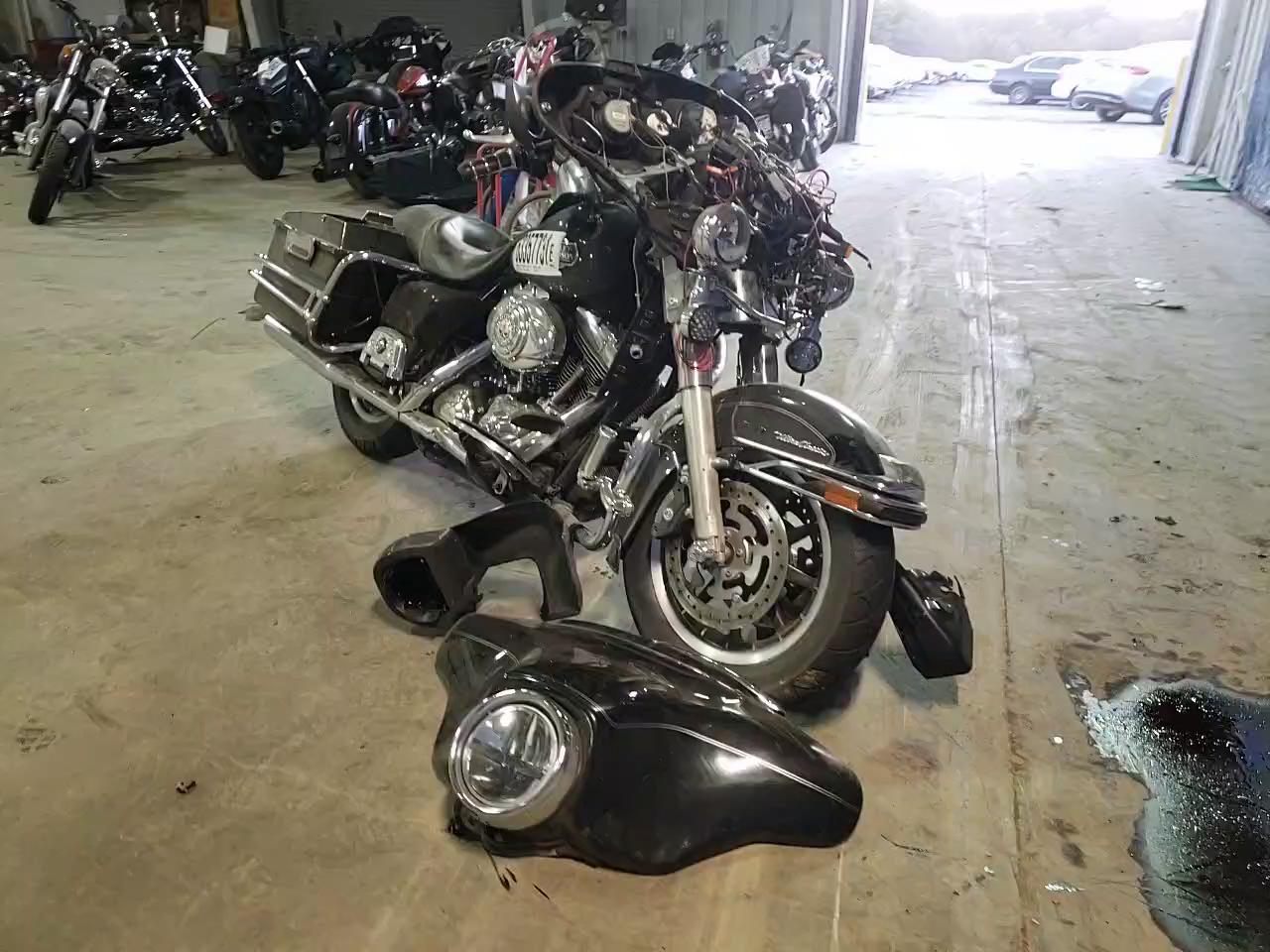 2008 HARLEY-DAVIDSON FLHTCUI 1HD1FC4118Y675570