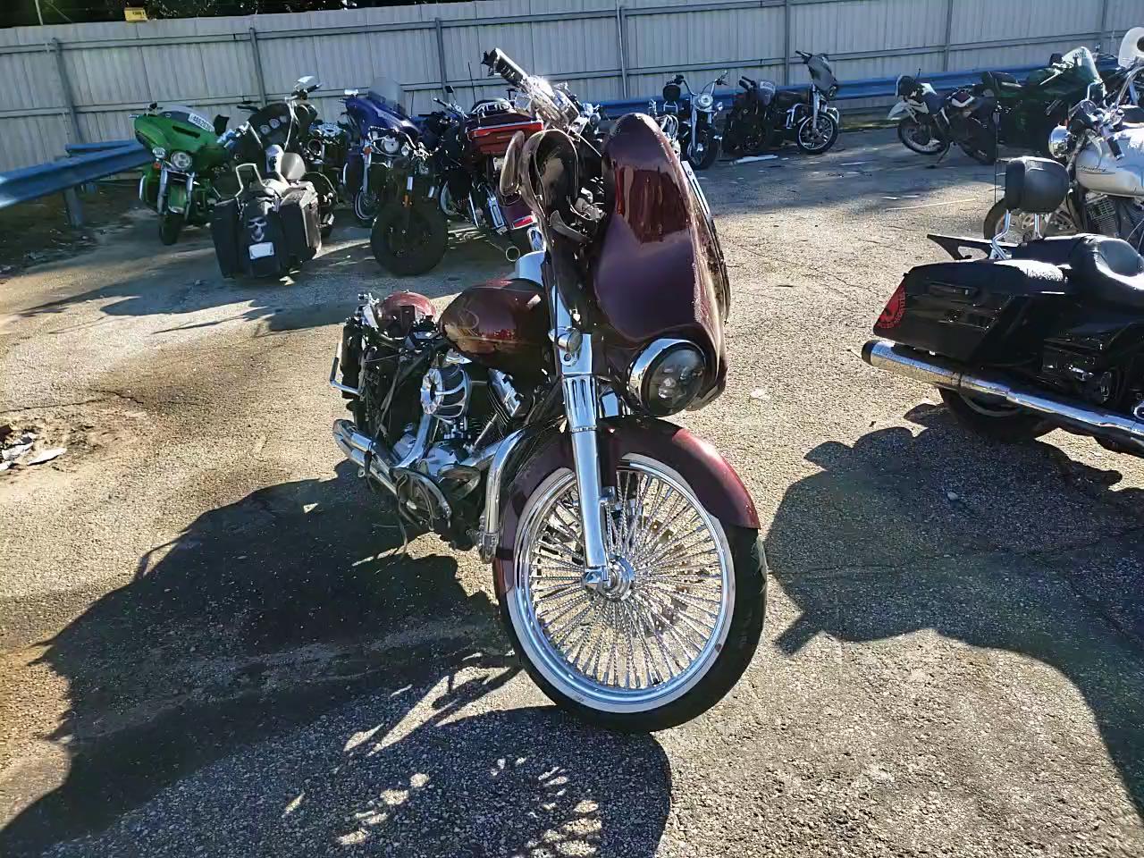 2011 HARLEY-DAVIDSON FLHX 1HD1KB410BB640454