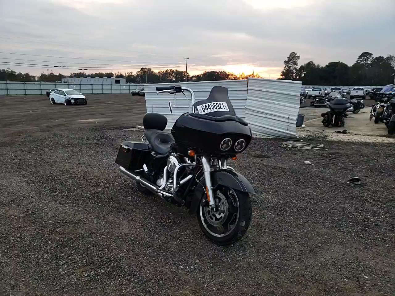 2012 HARLEY-DAVIDSON FLTRX ROAD 1HD1KHM15CB672725