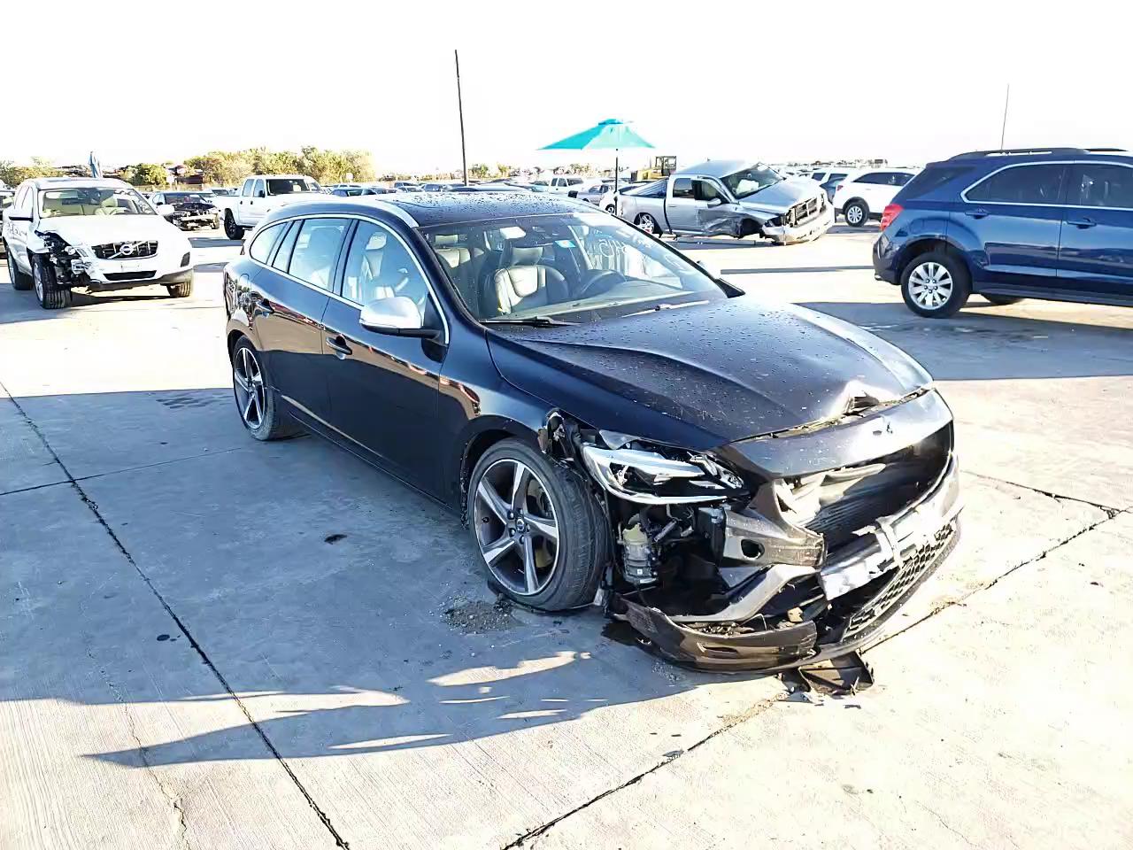 2015 VOLVO V60 R DESI YV1902SSXF1242535