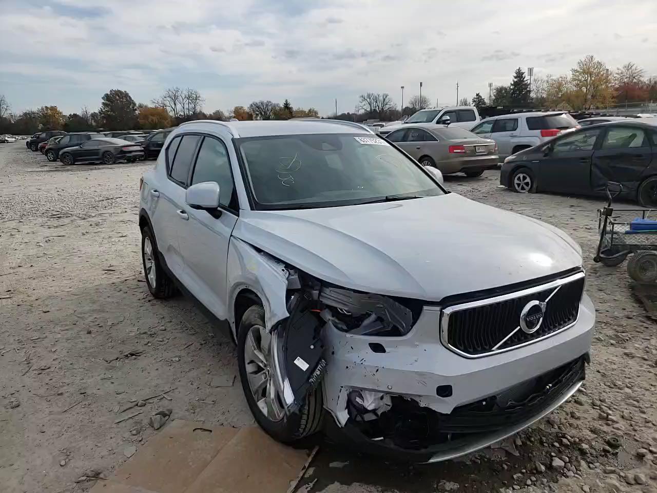 2021 VOLVO XC40 T5 MO YV4162UK4M2606824