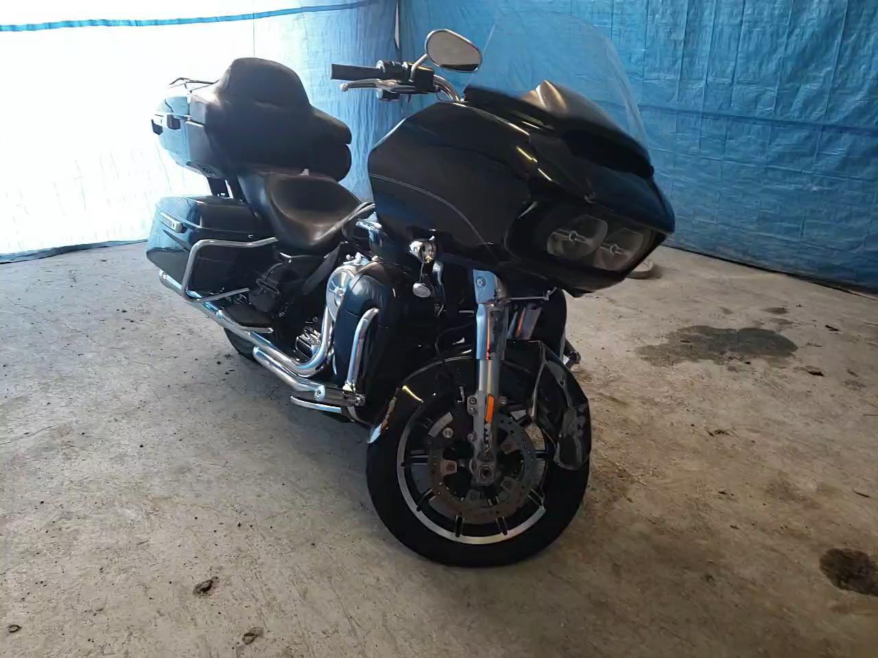 2017 HARLEY-DAVIDSON FLTRU 1HD1KGD16HB660794