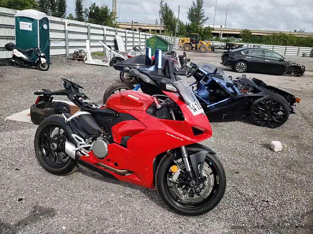 2021 DUCATI PANIGALE V ZDMHAATW5MB003920