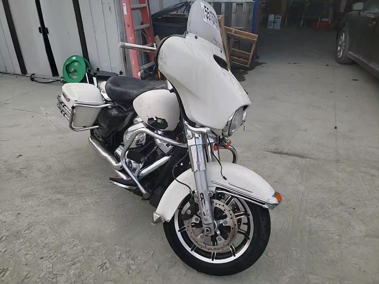 2017 HARLEY-DAVIDSON FLHTP POLI 1HD1FMC18HB624626