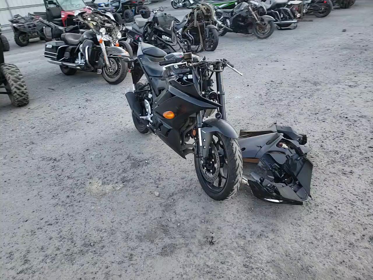 2021 YAMAHA YZFR3 A MH3RH18Y5MK006114