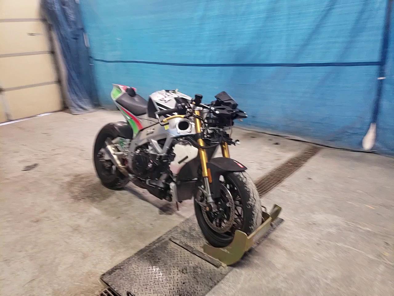 2018 APRILIA RSV4 ZD4KEU002JS001470