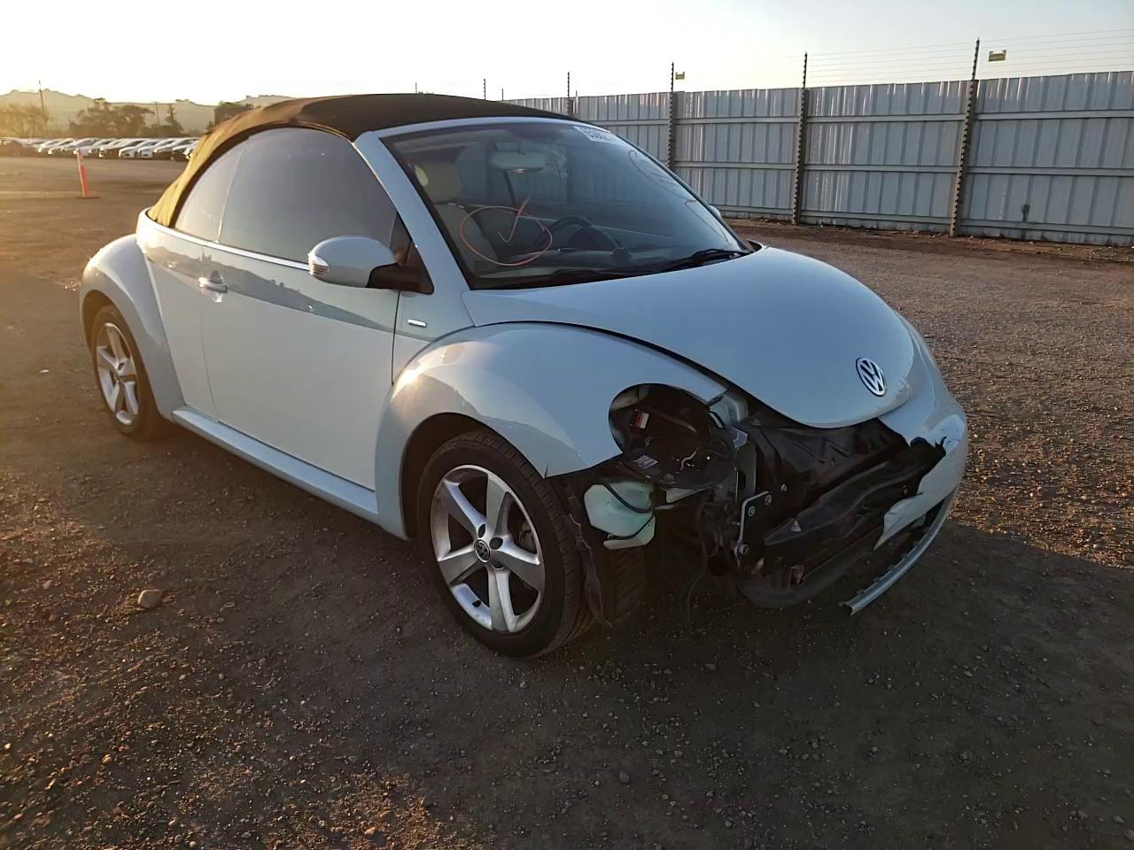 2010 VOLKSWAGEN NEW BEETLE 3VWRG3AL8AM010283