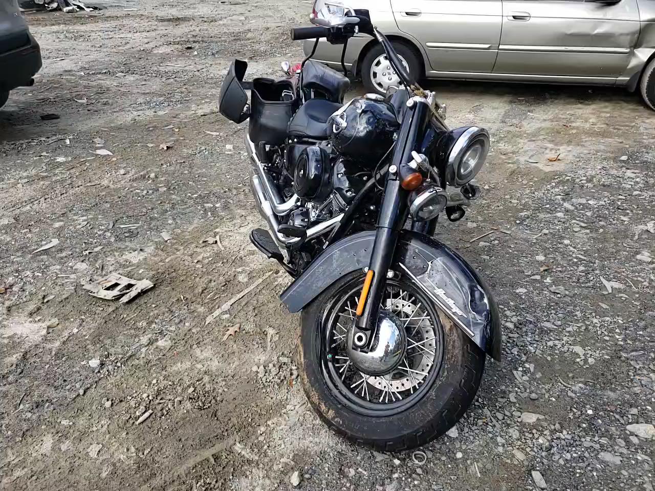 2019 HARLEY-DAVIDSON FLHC 1HD1YAJ2XKB054995
