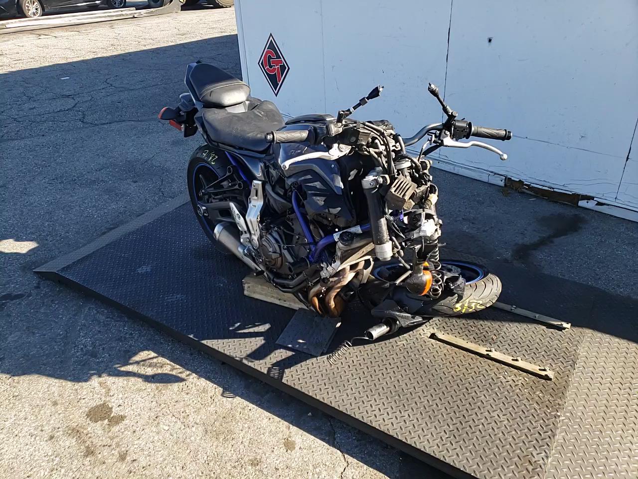 2015 YAMAHA FZ07 C JYARM06Y2FA001402