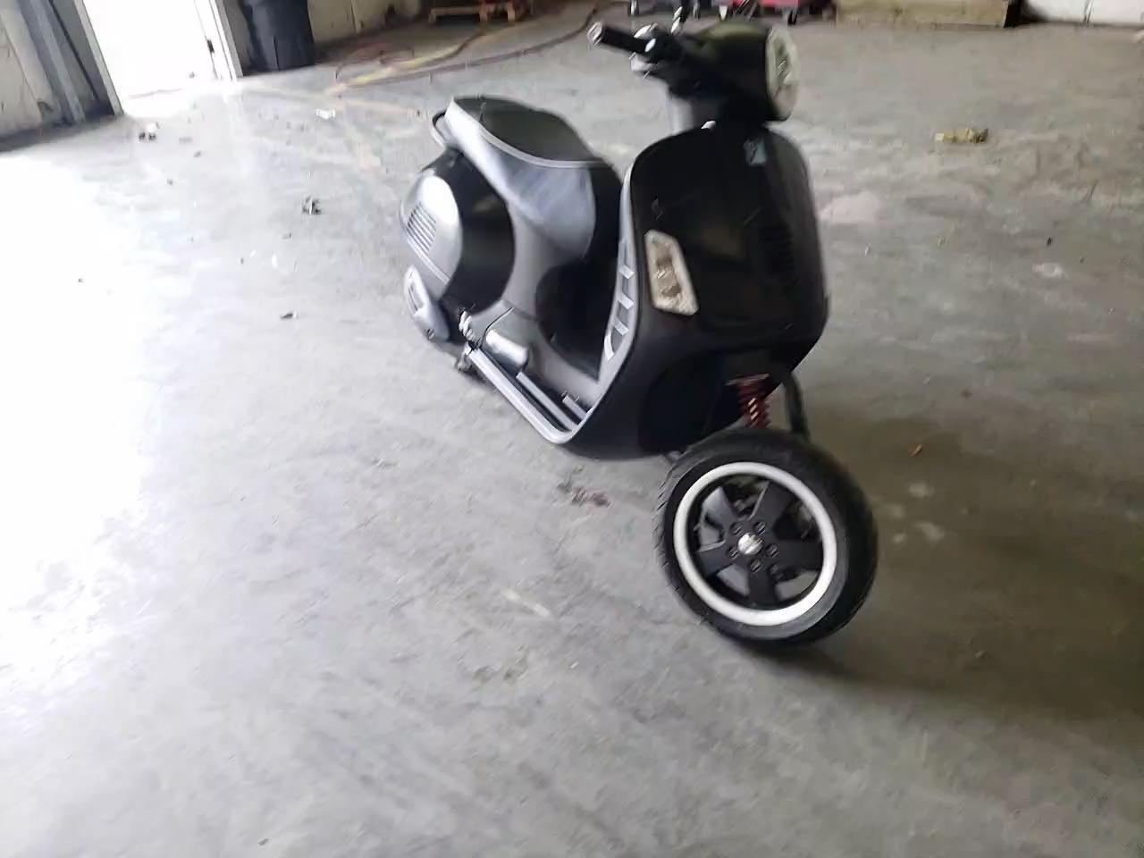 2012 VESPA GTS 300 SU ZAPM459L2C5702892