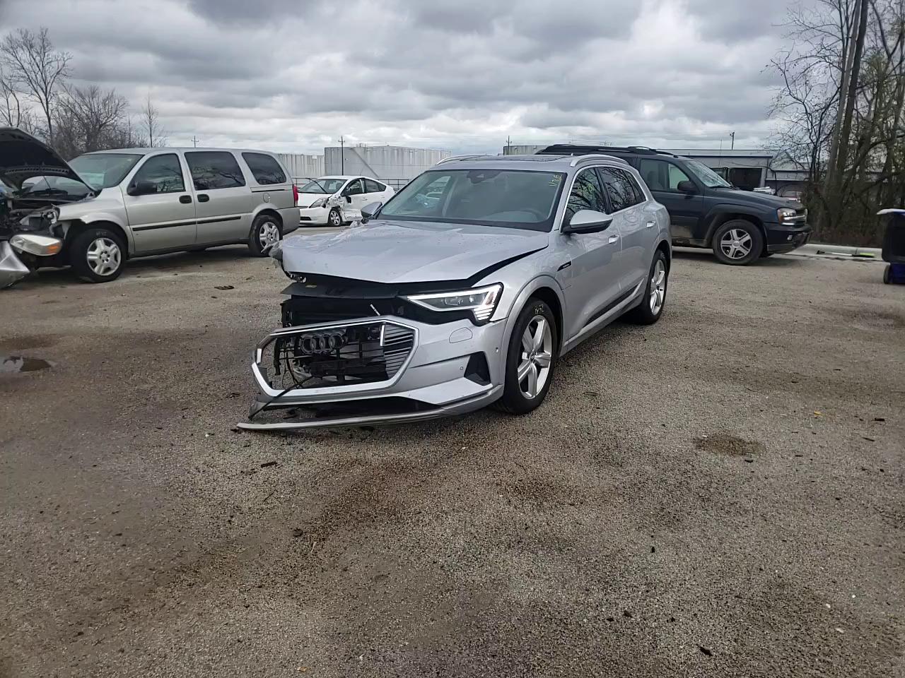 2019 AUDI E-TRON PRE WA1LAAGE0KB022258