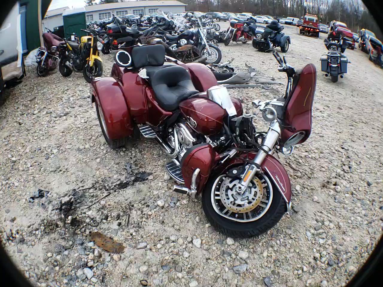 2010 HARLEY-DAVIDSON FLHTCUTG 1HD1MAM12AB852971