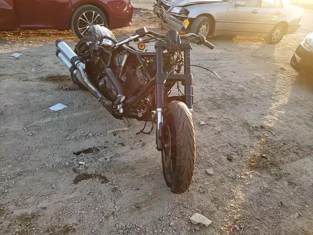 2015 HARLEY-DAVIDSON VRSCDX NIG 1HD1HHH19FC804778
