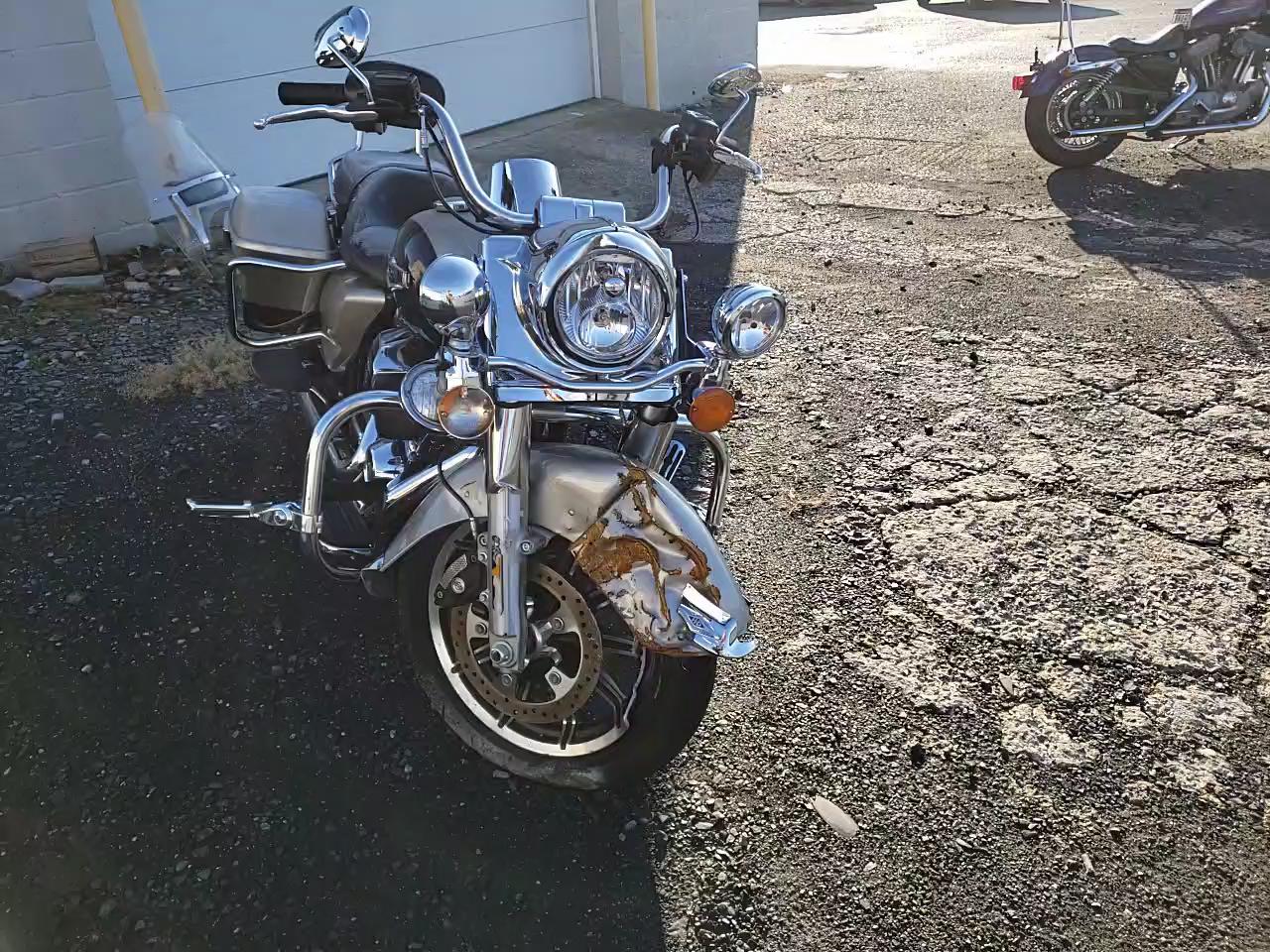 2018 HARLEY-DAVIDSON FLHR ROAD 1HD1FBC13JB623751