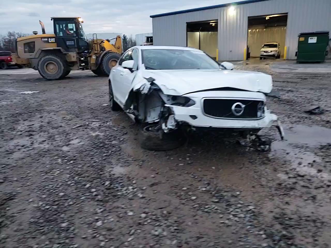 2018 VOLVO S90 T5 MOM LVY982MK2JP007783