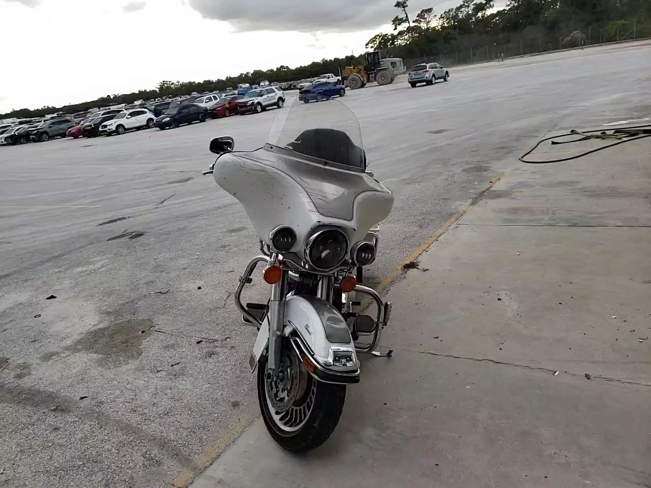 2009 HARLEY-DAVIDSON FLHTC 1HD1FF41X9Y610669