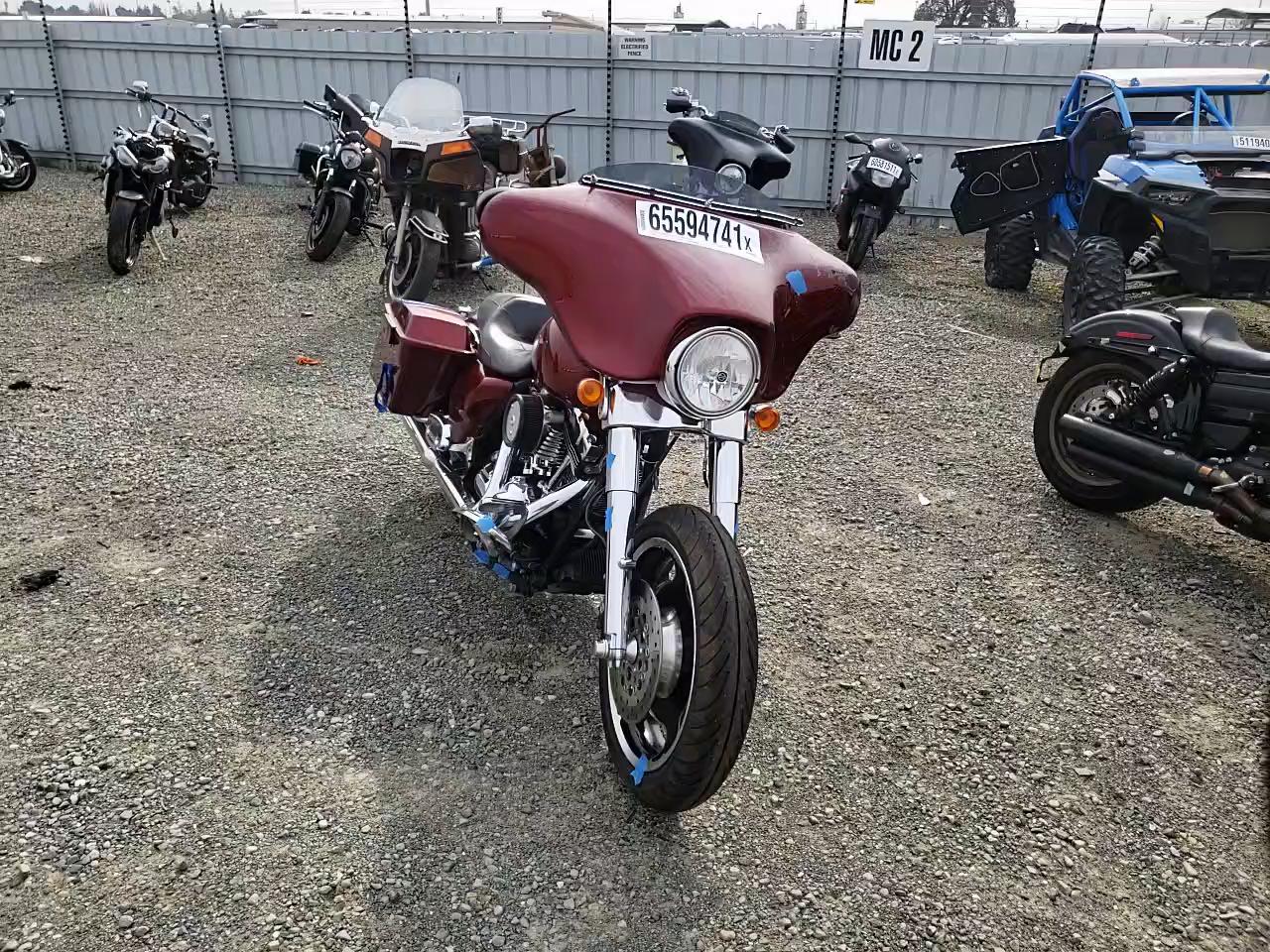 2010 HARLEY-DAVIDSON FLHX 1HD1KB432AB672712