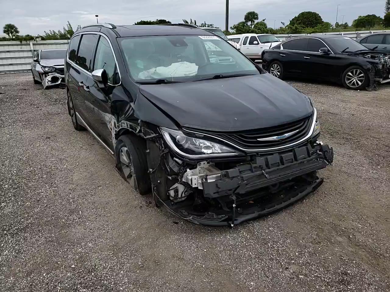 2017 CHRYSLER PACIFICA E 2C4RC1N73HR759995