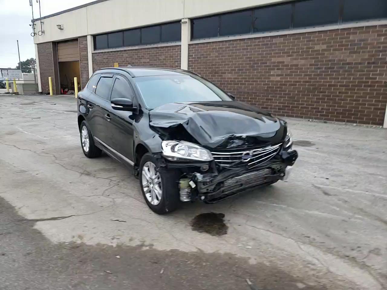 2015 VOLVO XC60 T5 YV440MDJ5F2682685