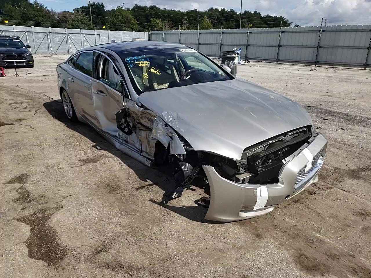 2016 JAGUAR XJL PORTFO SAJWA2G7XG8V95913