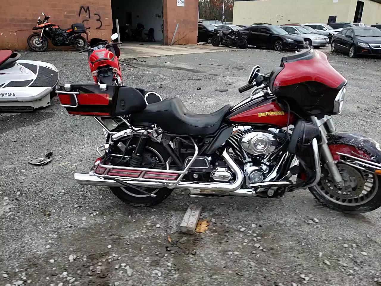 2010 HARLEY-DAVIDSON FLHTCU 1HD1FC411AB625180