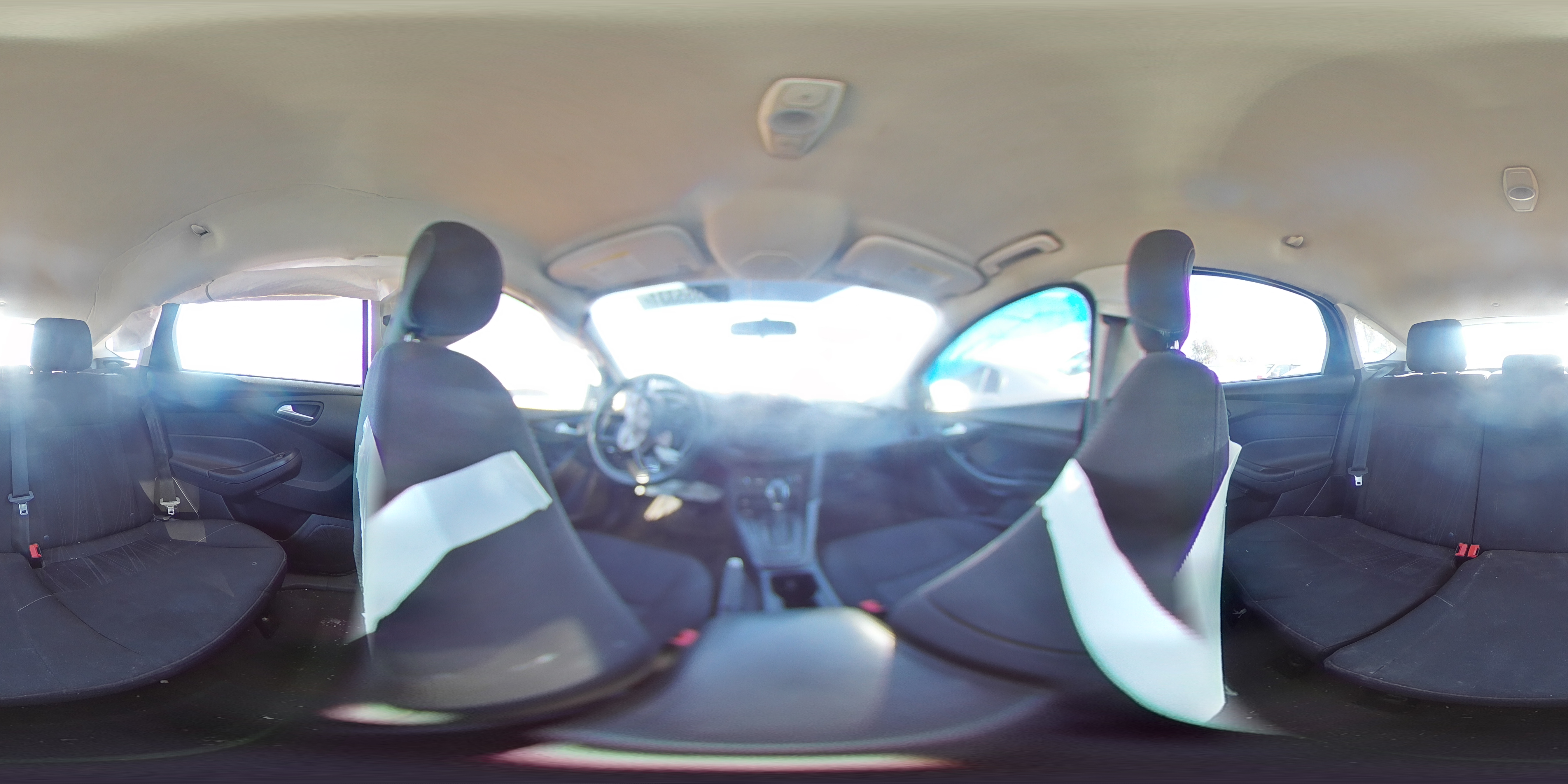 2018 FORD FOCUS AMBI 1FADP3K26JL246506