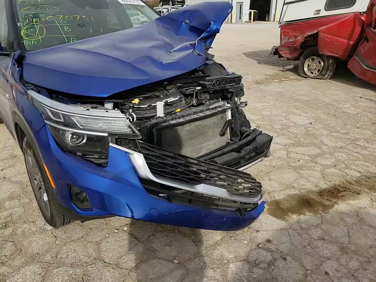 2021 KIA SELTOS S KNDEUCAA6M7070781
