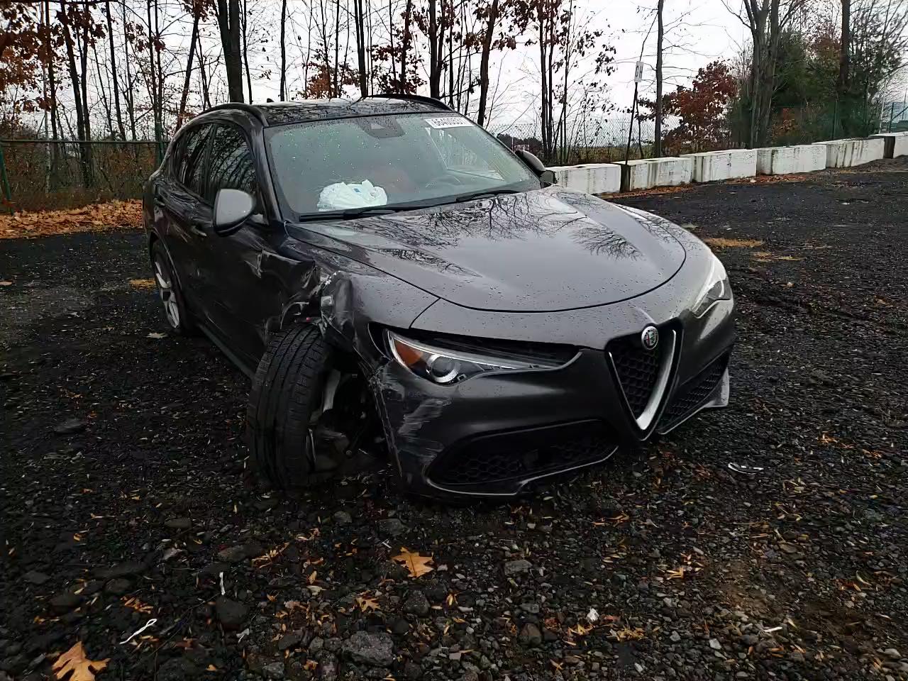 2018 ALFA ROMEO STELVIO TI ZASFAKNN1J7B76188