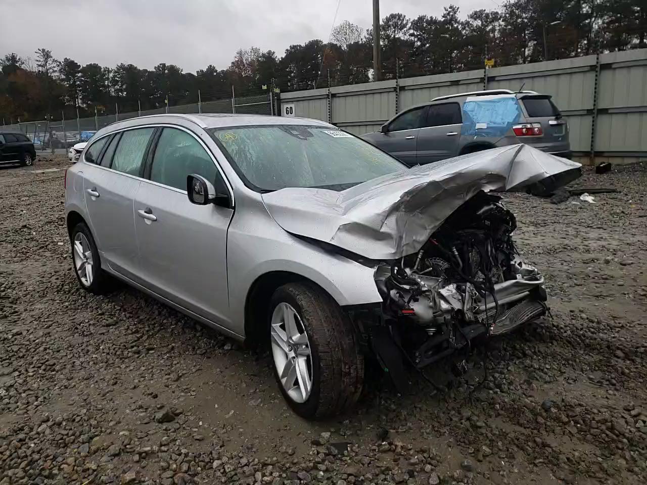 2015 VOLVO V60 PREMIE YV140MEB1F1207285