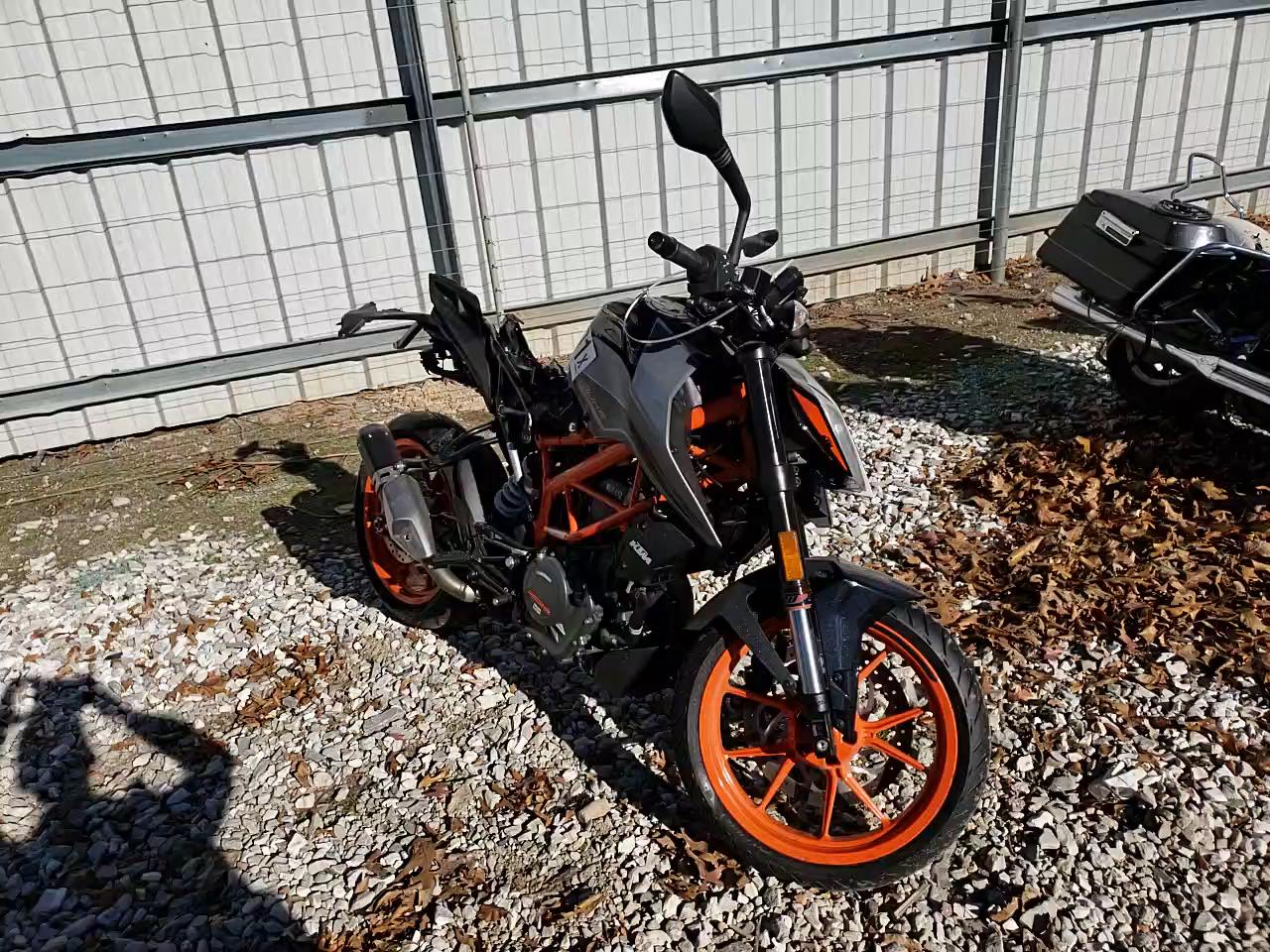 2021 KTM 390 DUKE MD2JPJ405MC244161