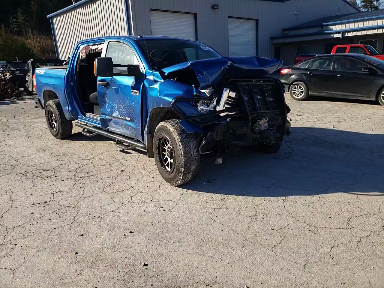 2017 TOYOTA TUN 5TFDY5F14HX675800