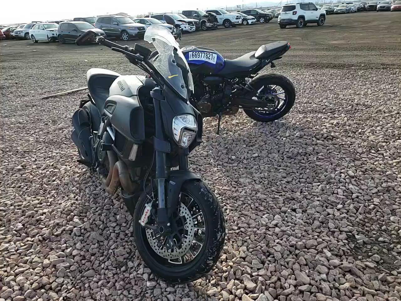 2015 DUCATI DIAVEL ZDM13BSW4FB025526