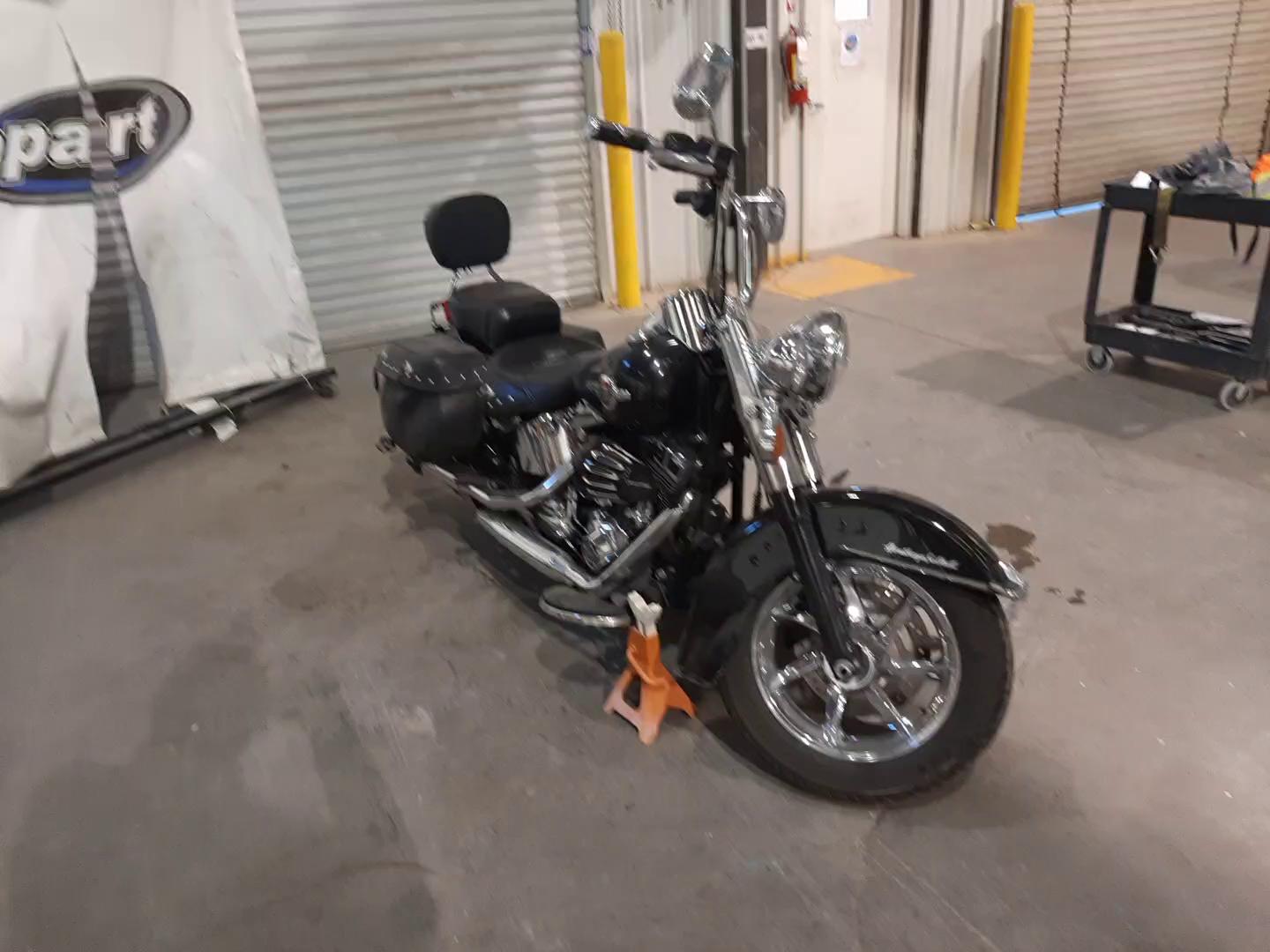 2017 HARLEY-DAVIDSON FLSTC HERI 1HD1BWV14HB015182