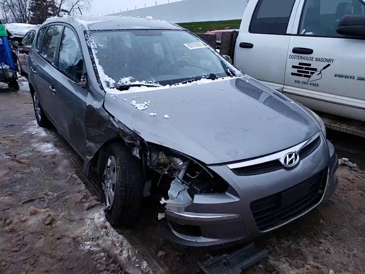 2011 HYUNDAI ELANTRA TO KMHDB8AE6BU102995