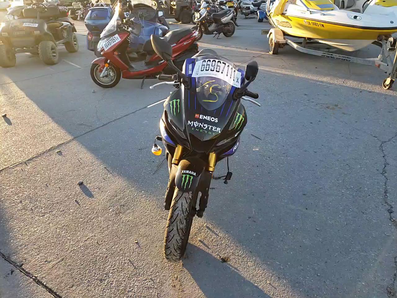 2021 YAMAHA YZFR3 A MH3RH18Y5MK005092