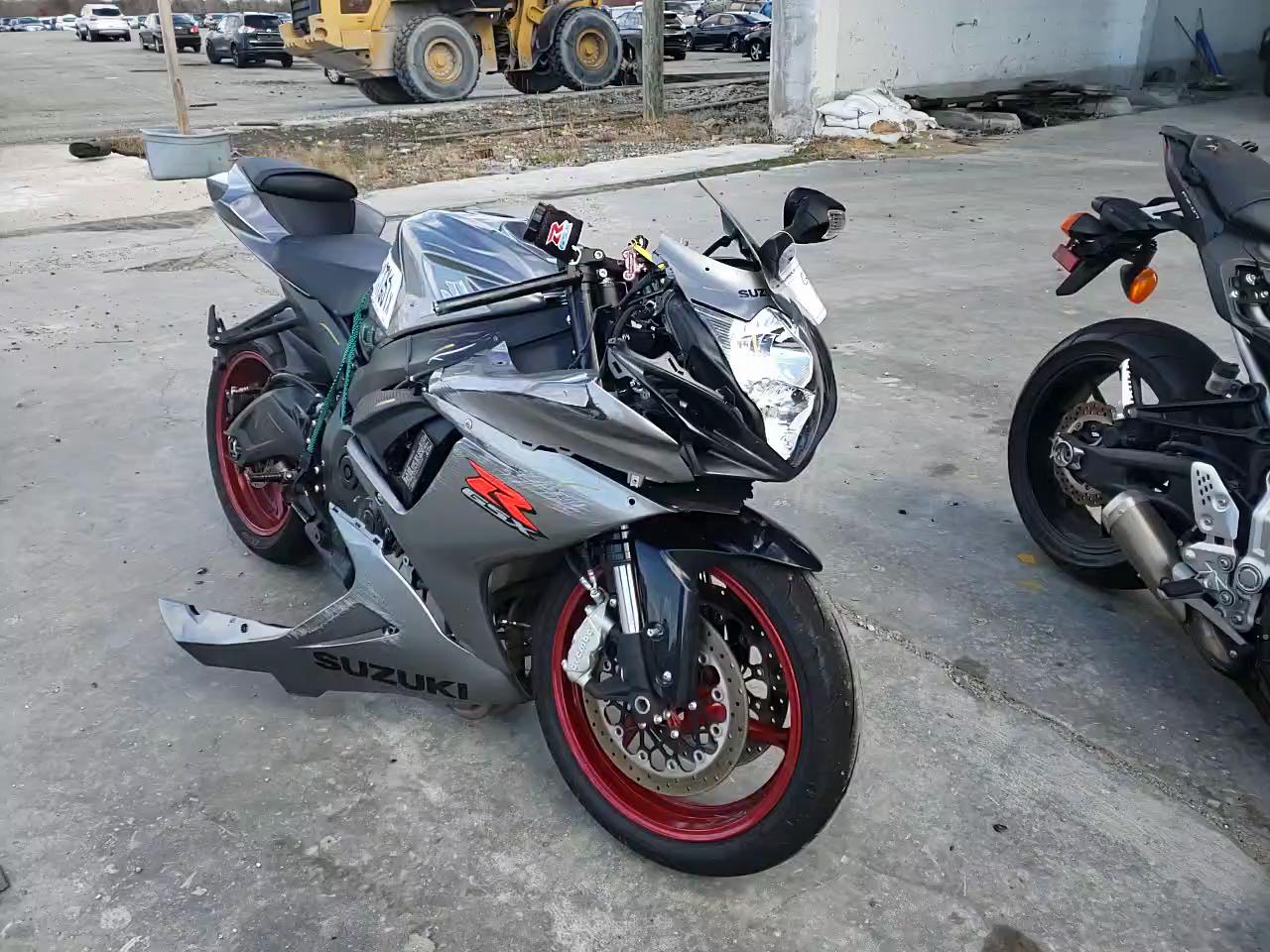 2018 SUZUKI GSX-R600 JS1GN7FA0J2100995