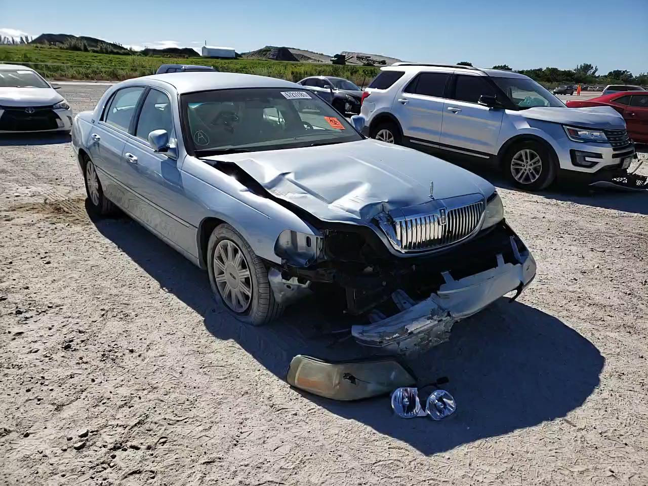 2010 LINCOLN TOWN CAR S 2LNBL8CV8AX623094