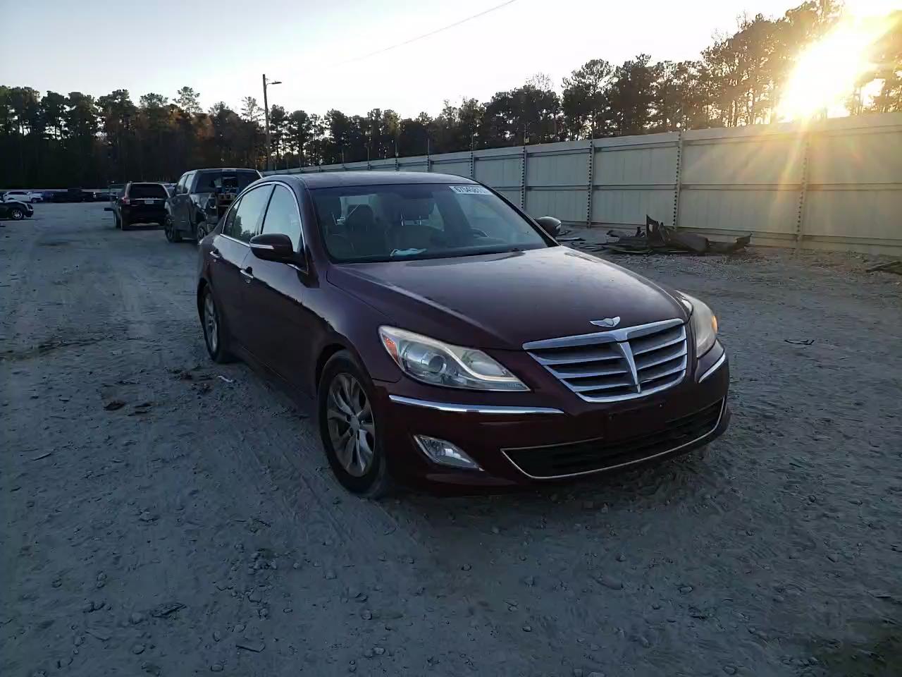 2013 HYUNDAI GENESIS 3. - KMHGC4DD3DU234766