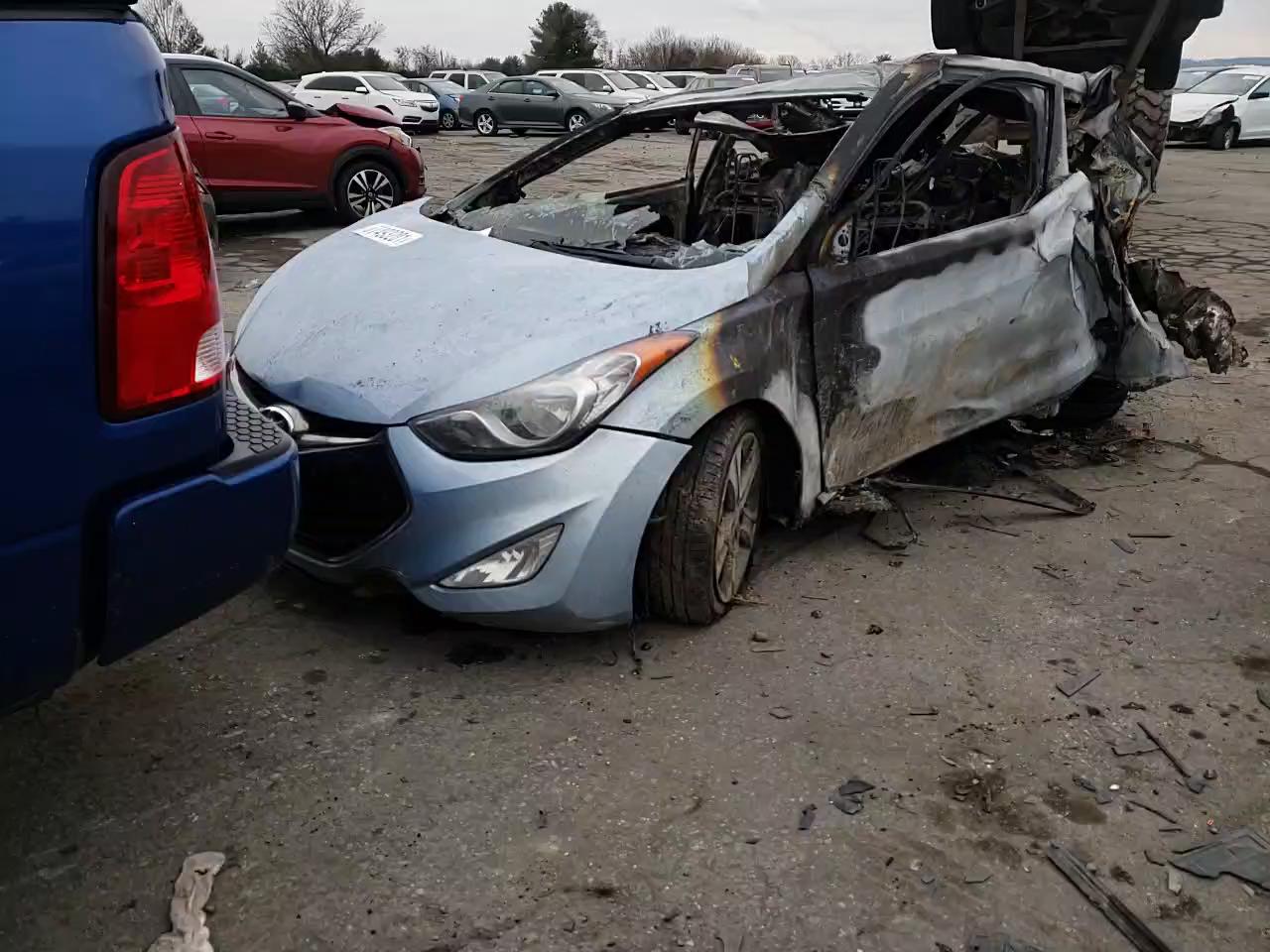 2013 HYUNDAI ELANTRA CO KMHDH6AE9DU012178