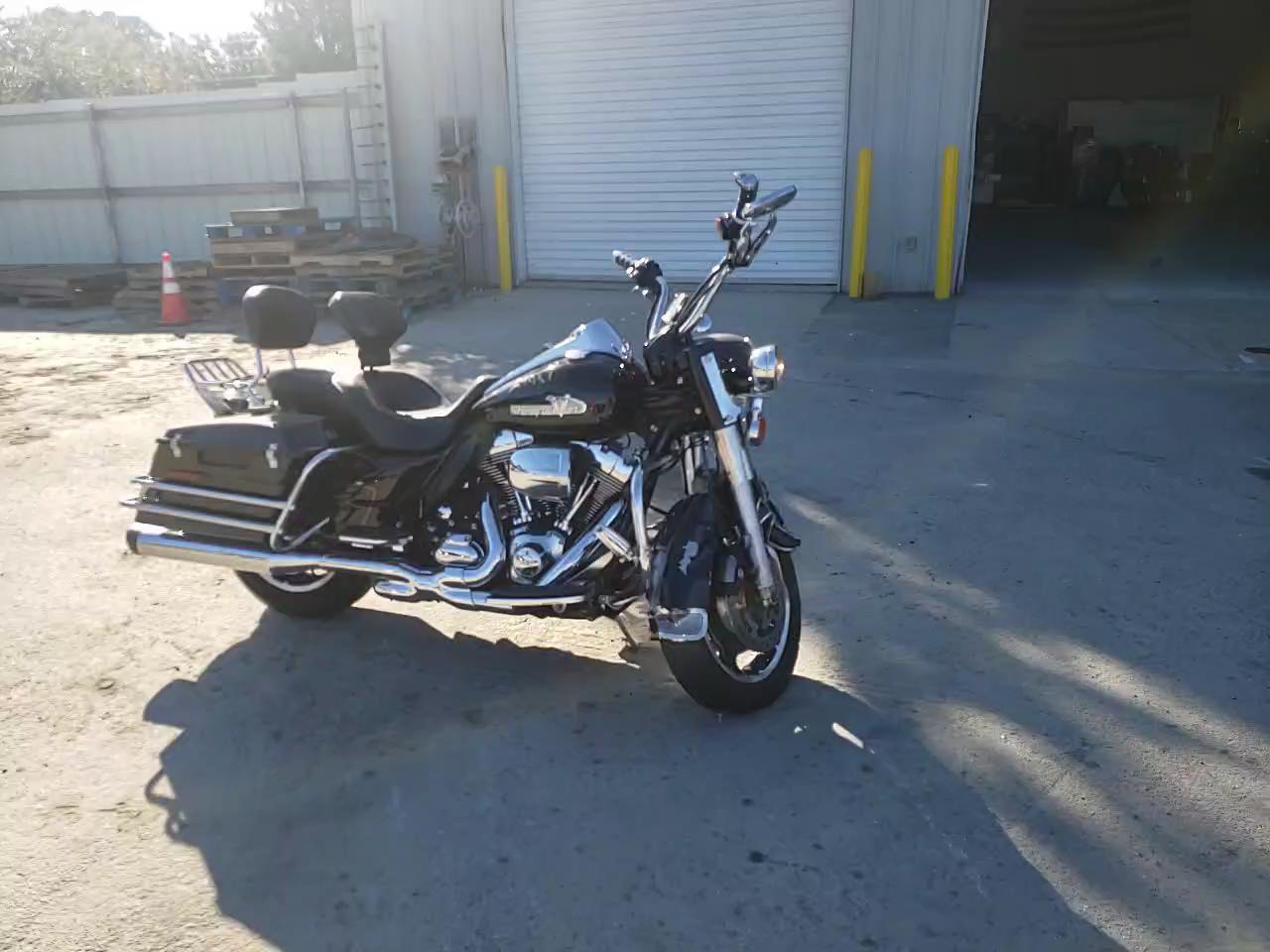 2009 HARLEY-DAVIDSON FLHP 1HD1FHM1X9Y683701
