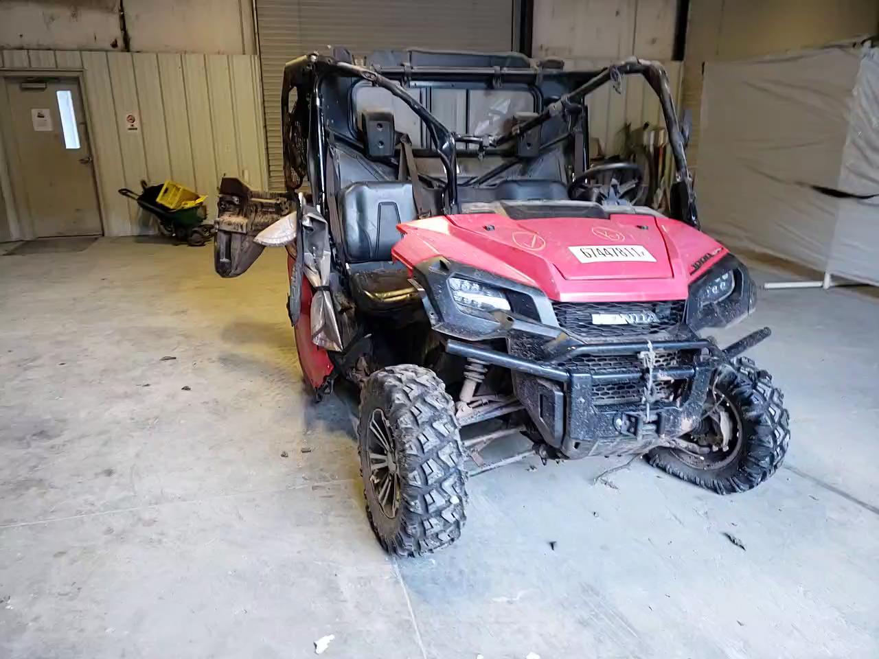 2016 HONDA SXS1000 M5 1HFVE0421G4003551